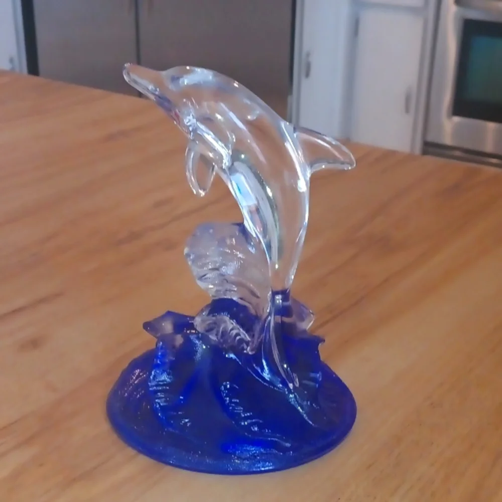 Glass Dolphin - Picture 1 of 1